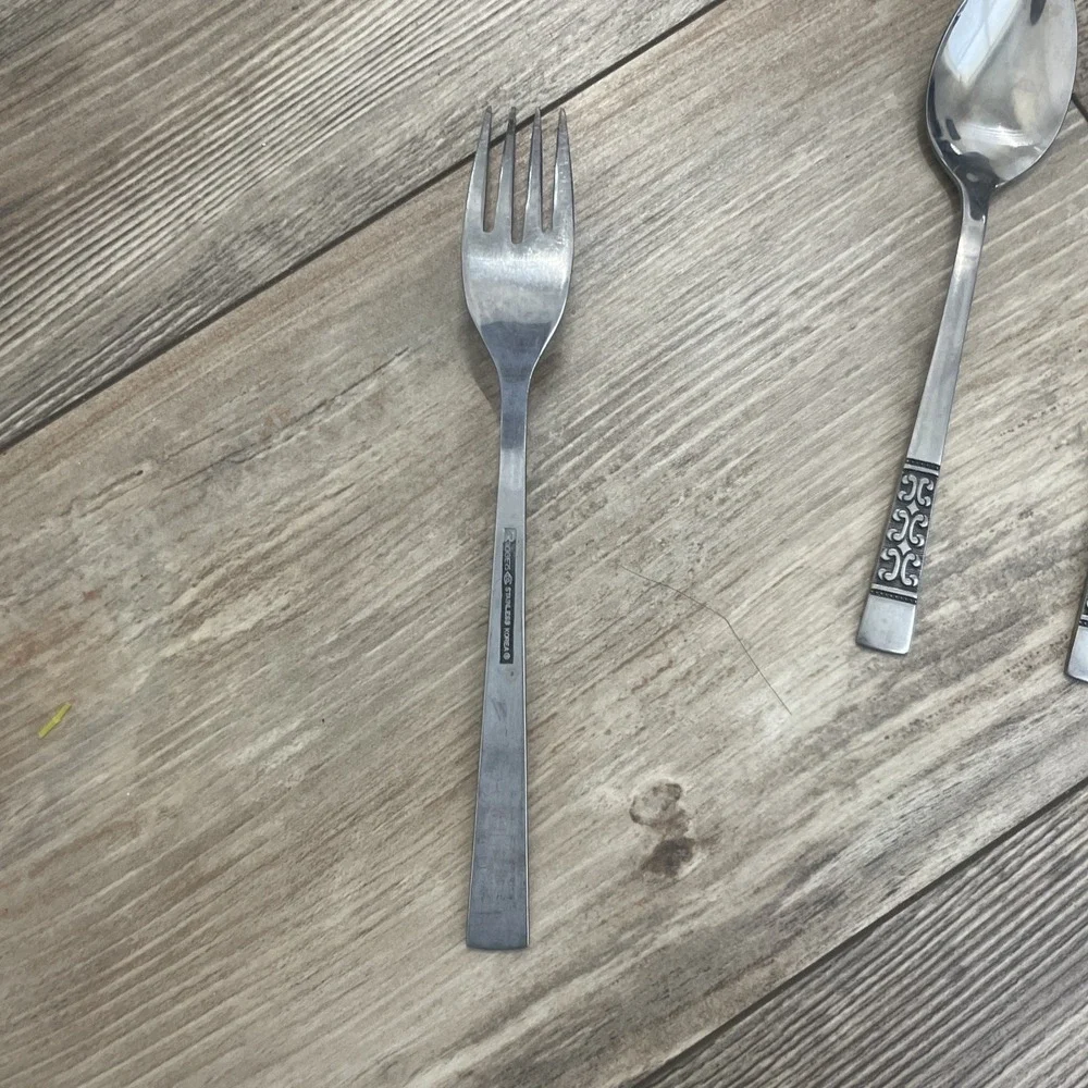 Rare KOREA Rogers Co Stainless CASA VISTA Flatware 24 Pcs replacements‎